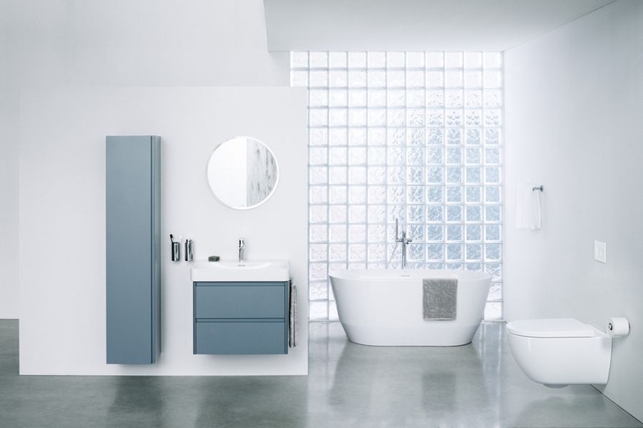 Wellbeing v koupelně začíná řádem:  Jak pracovat s úložnými prostory?