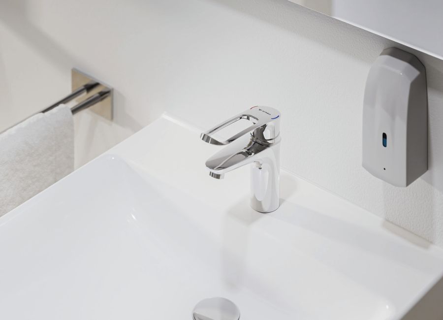 Bezpečná teplota vody bez rizika opaření: armatury SCHELL s technologií ThermoProtect